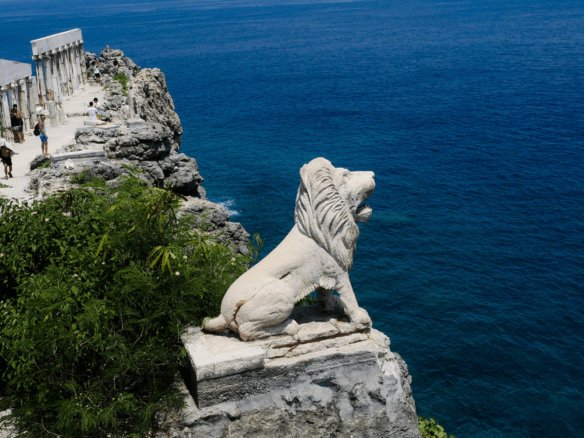 lion statue on fortune island nasugbu batangas philippines